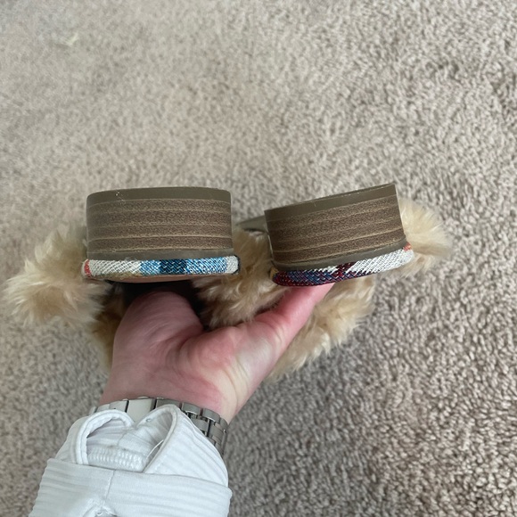 Universal Thread Geometric Patterned Colorful Fur-Lined Mules - Picture 6 of 6